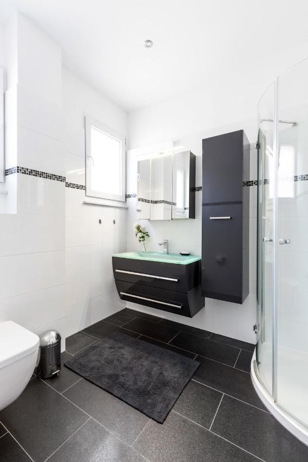 Primera Zimmer Mit Gemeinschaftsbad Σίνγκεν Εξωτερικό φωτογραφία